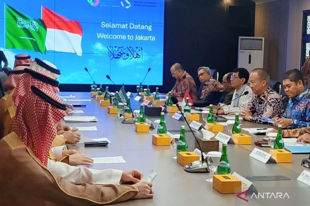 السعودية وإندونيسيا تعززان علاقاتهما الصناعية والتعدينية باجتماعات استراتيجية ومذكرات تفاهم