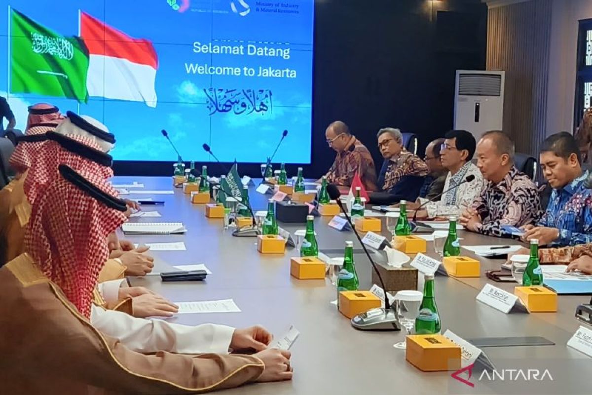 السعودية وإندونيسيا تعززان علاقاتهما الصناعية والتعدينية باجتماعات استراتيجية ومذكرات تفاهم