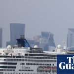 تقطعت السبل بأكثر من 100 ألف بريطاني في الخليج مع إغلاق المجال الجوي أمام معظم الرحلات الجوية | النقل الجوي