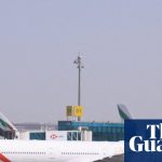 تغادر بعض الرحلات الجوية الشرق الأوسط حيث تحث الولايات المتحدة مواطنيها على مغادرة المنطقة على الفور وسط فوضى السفر | الحرب الأميركية الإسرائيلية على إيران