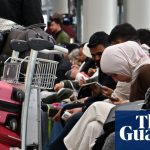 مئات الآلاف من المسافرين تقطعت بهم السبل أو تم تحويل مسارهم بسبب إغلاق المجال الجوي في الشرق الأوسط | الحرب الأميركية الإسرائيلية على إيران